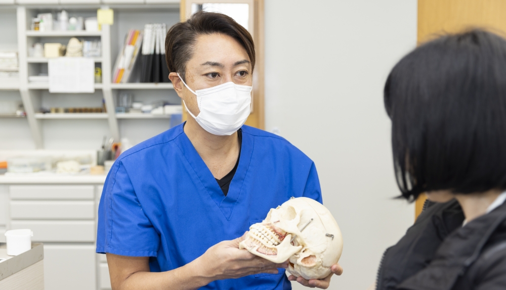 院長・歯科医師　安田 篤史